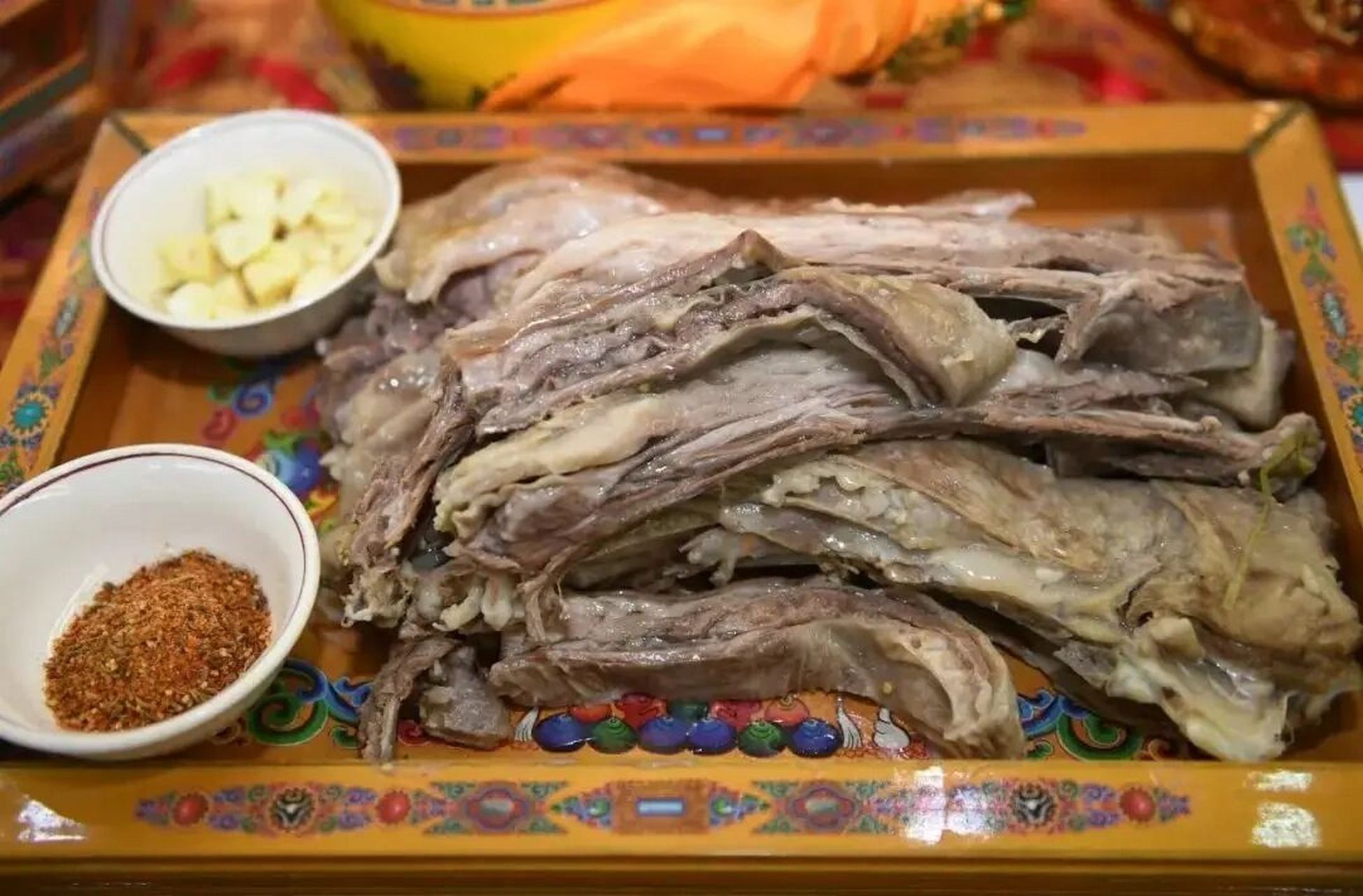 手抓羊肉 手抓羊肉的做法 用料 主料;羊排2000克 辅料;葱半根,姜5片