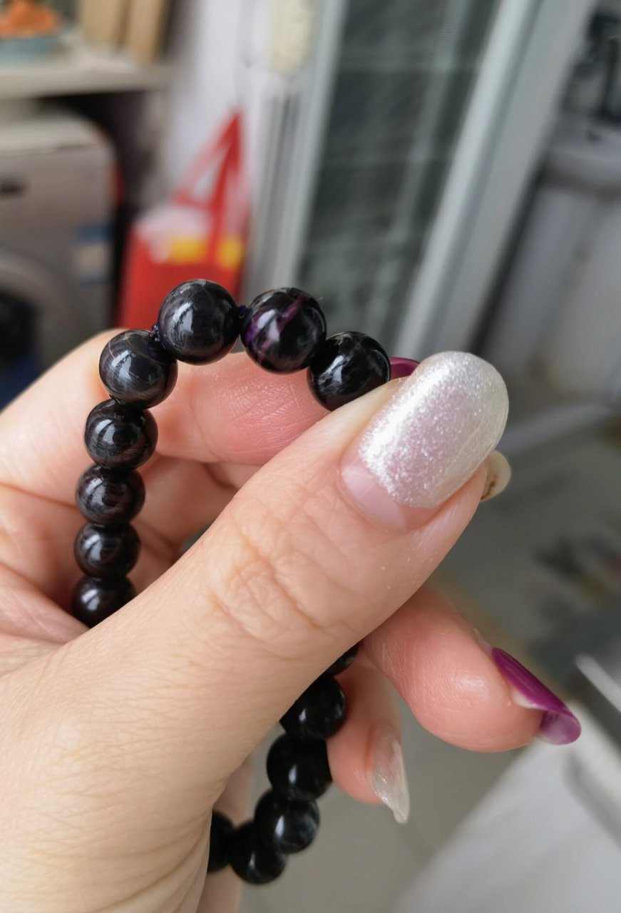 养成系铁皮舒俱来手串 规格8mm,已经有一颗出了底色,注重功效型的非常