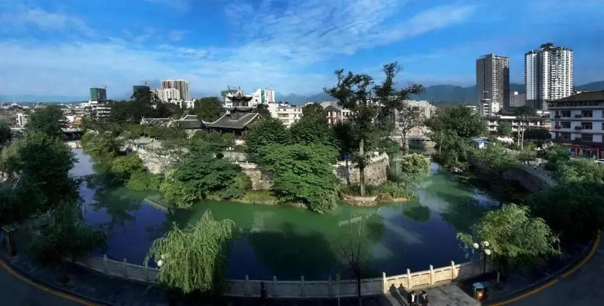 贵州织金县马场镇两名教师溺亡事件越闹越大.