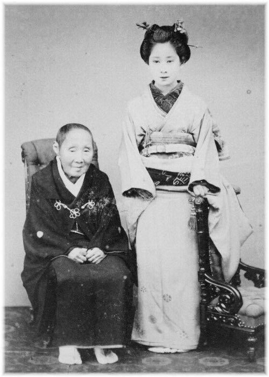 日本登美宫吉子女王(左)和孙女德川镜子的合影,两人分别是德川幕府