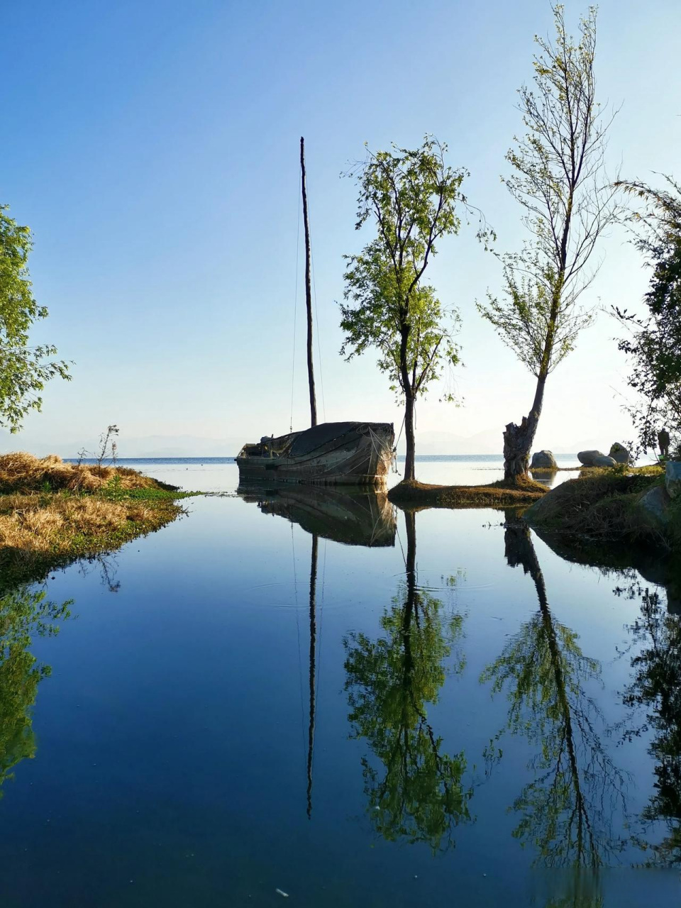 大理洱海月湿地公园环境优美,远离城市的喧嚣,是一个离下关城最近的