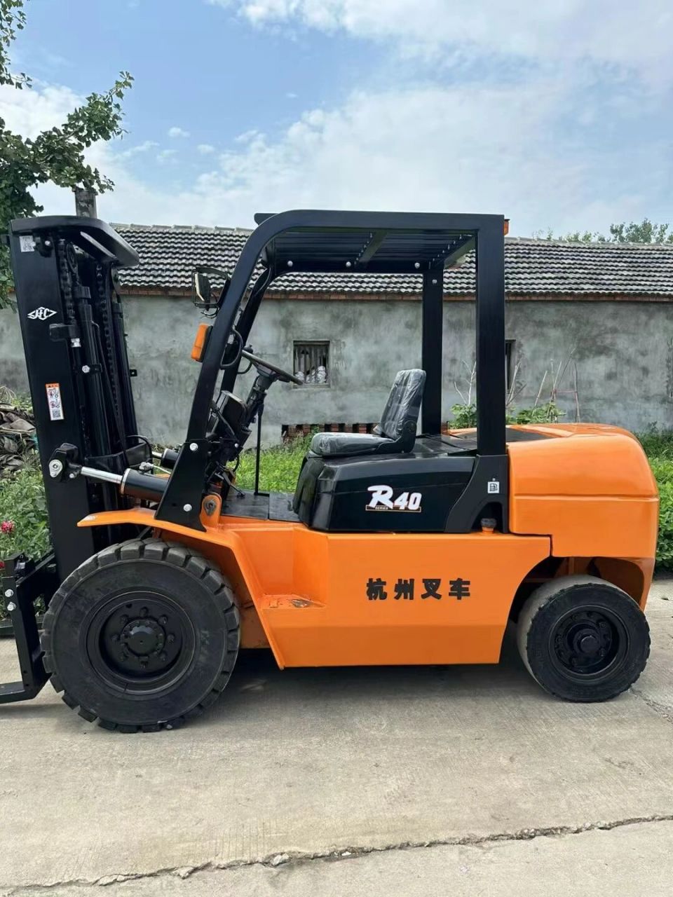 5米门架 杭叉4吨燃油叉车手动挡单杆操作,搭载新柴495发动机,3节4.