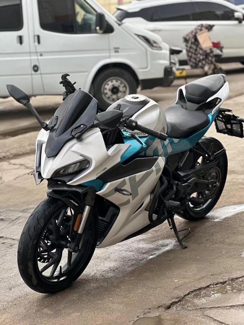 2020年春风250sr高配价格不高几千块