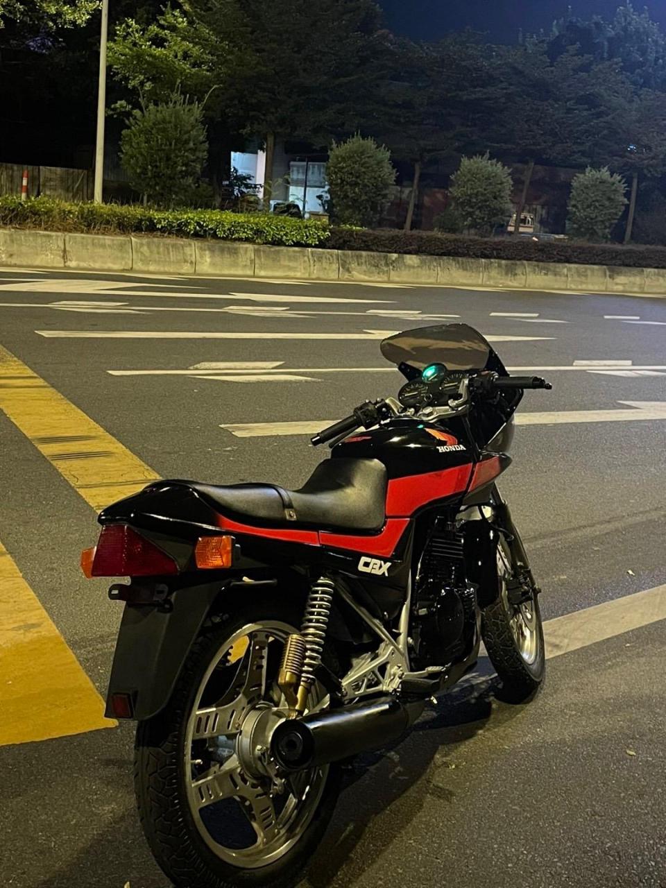 本田cbx250参数图片