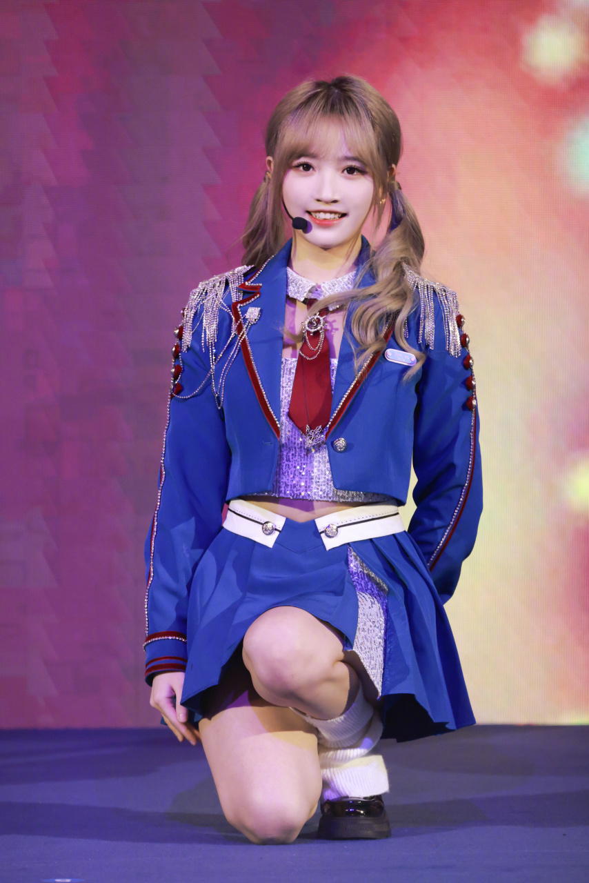 倒数计时开始闭上眼 让心自由飞向天边 snh48-费沁源-- snh48-陈琳