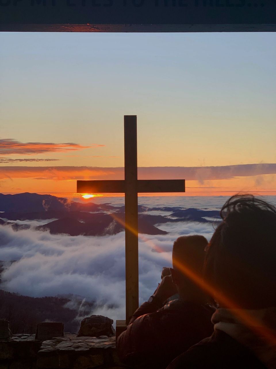 symmes chapel 日出 第一天是个雨天 教堂里云雾蒙蒙有好闻的木头香味