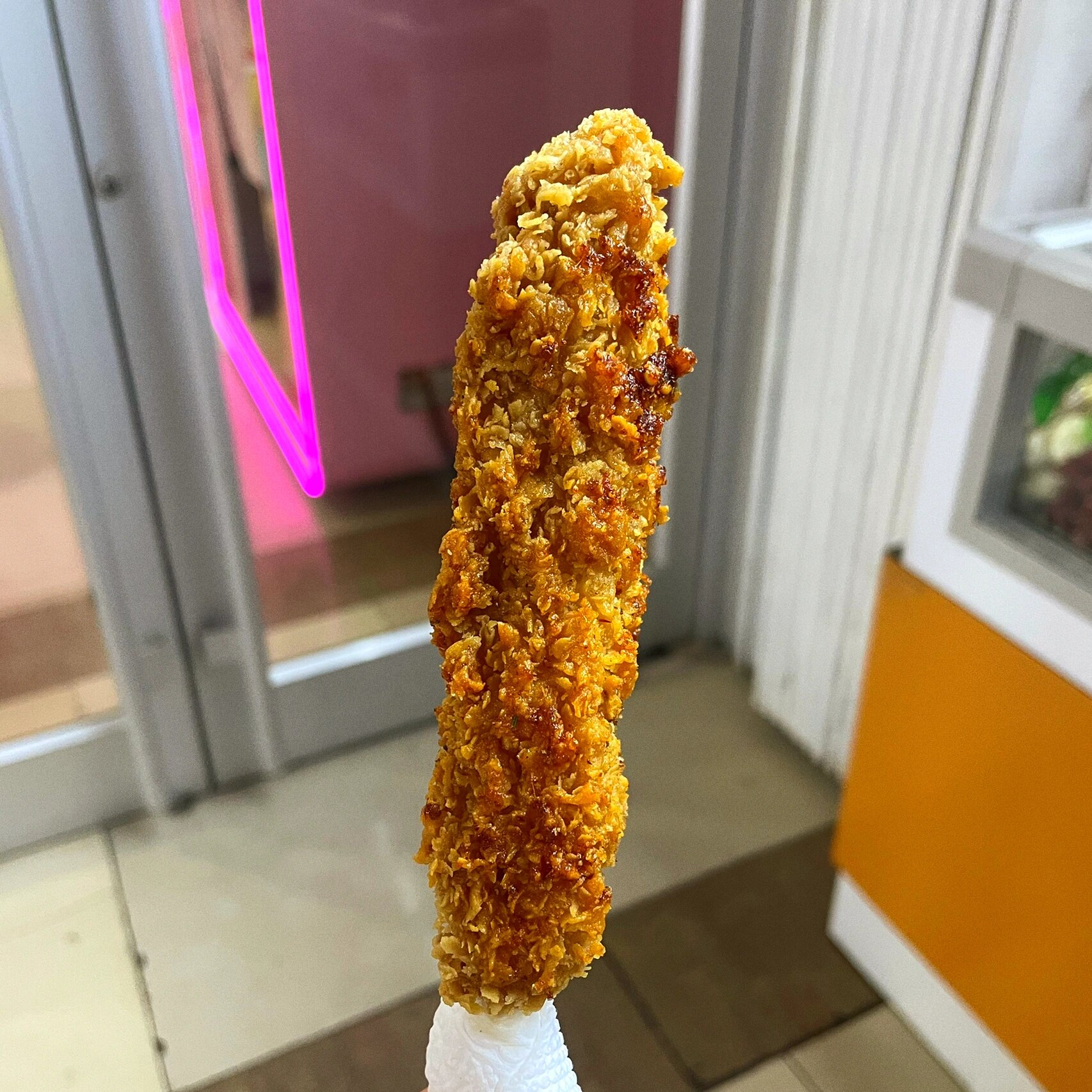 济宁秀水城好吃的鸡柳棒 秀水城负一的鸡柳棒 在正门电梯下去一家卖