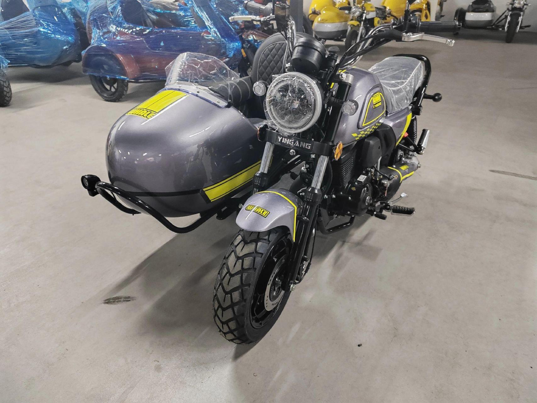 全新银钢150鲸边三轮摩托车,全国可上牌,要的联系!