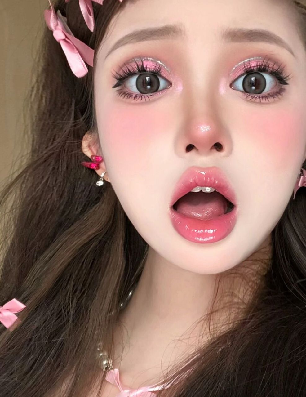 今日妆容# #蝴蝶结# #眼妆不重样# #记录生活# #我的自拍分享# #粉 