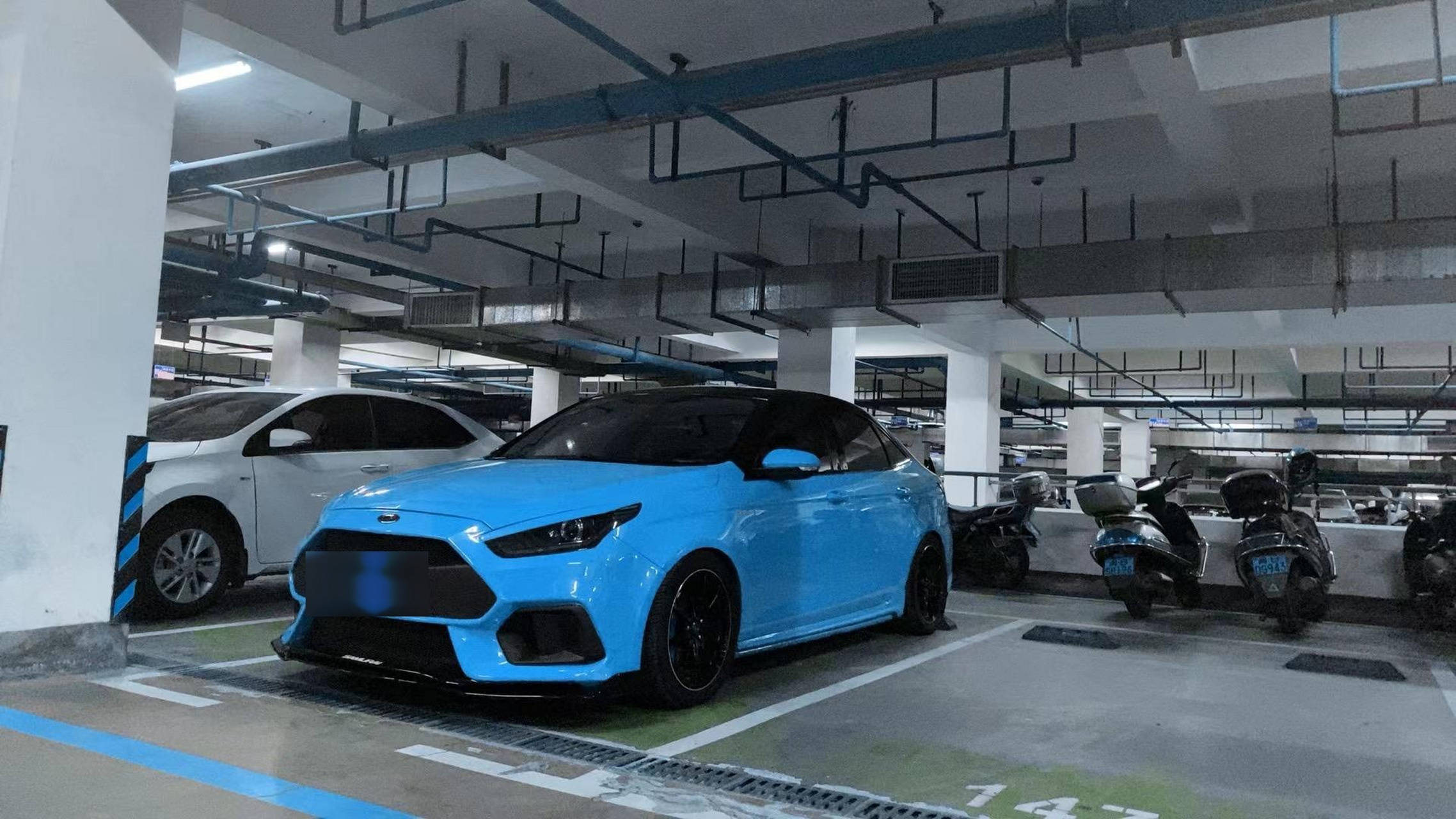 尊臣车品 福睿斯车身改色 福睿斯排气改装 福睿斯改装包围 福睿斯改装