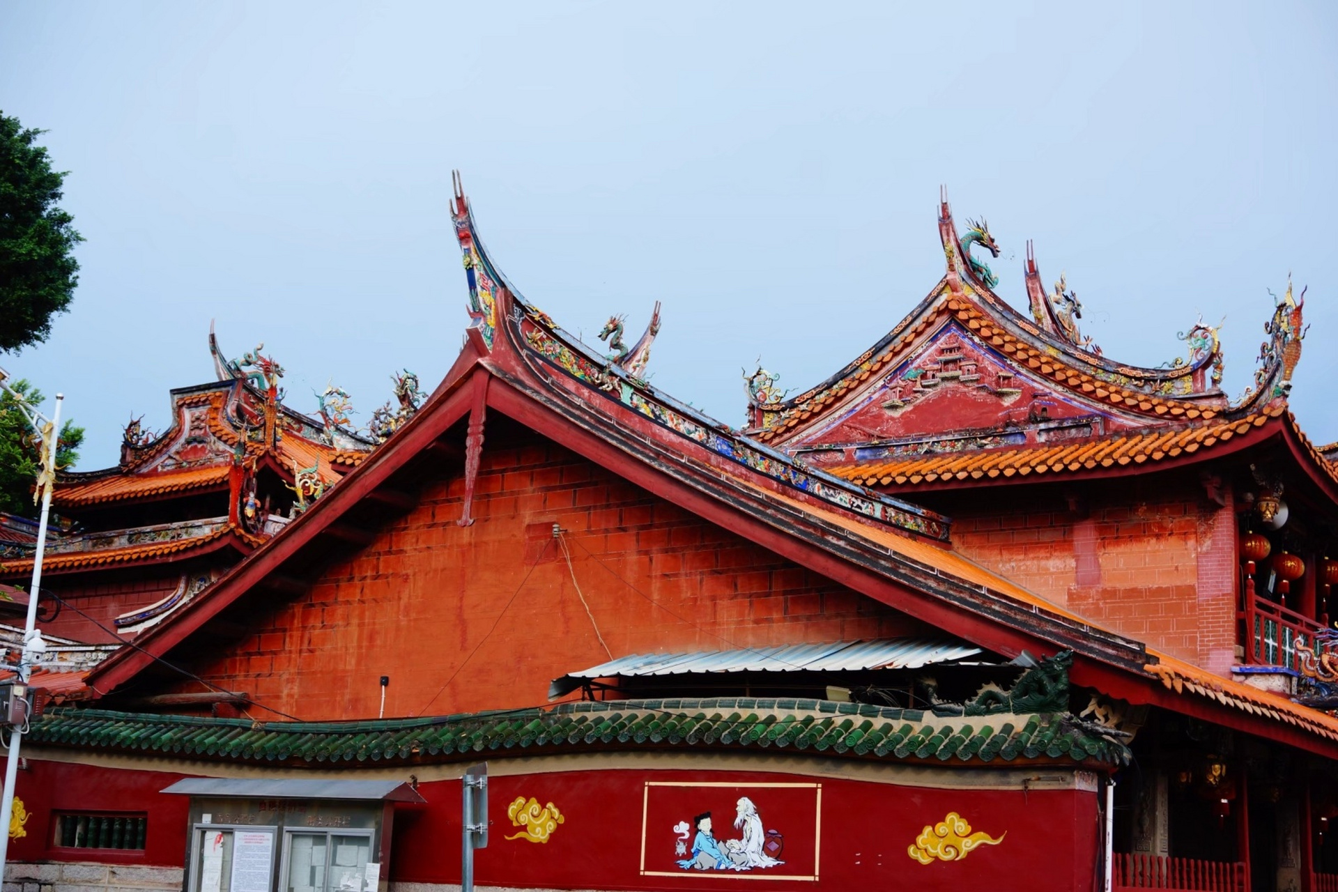 福建龙海白礁慈济宫,主奉中国最为著名的医神之一保生大帝,是全球保生