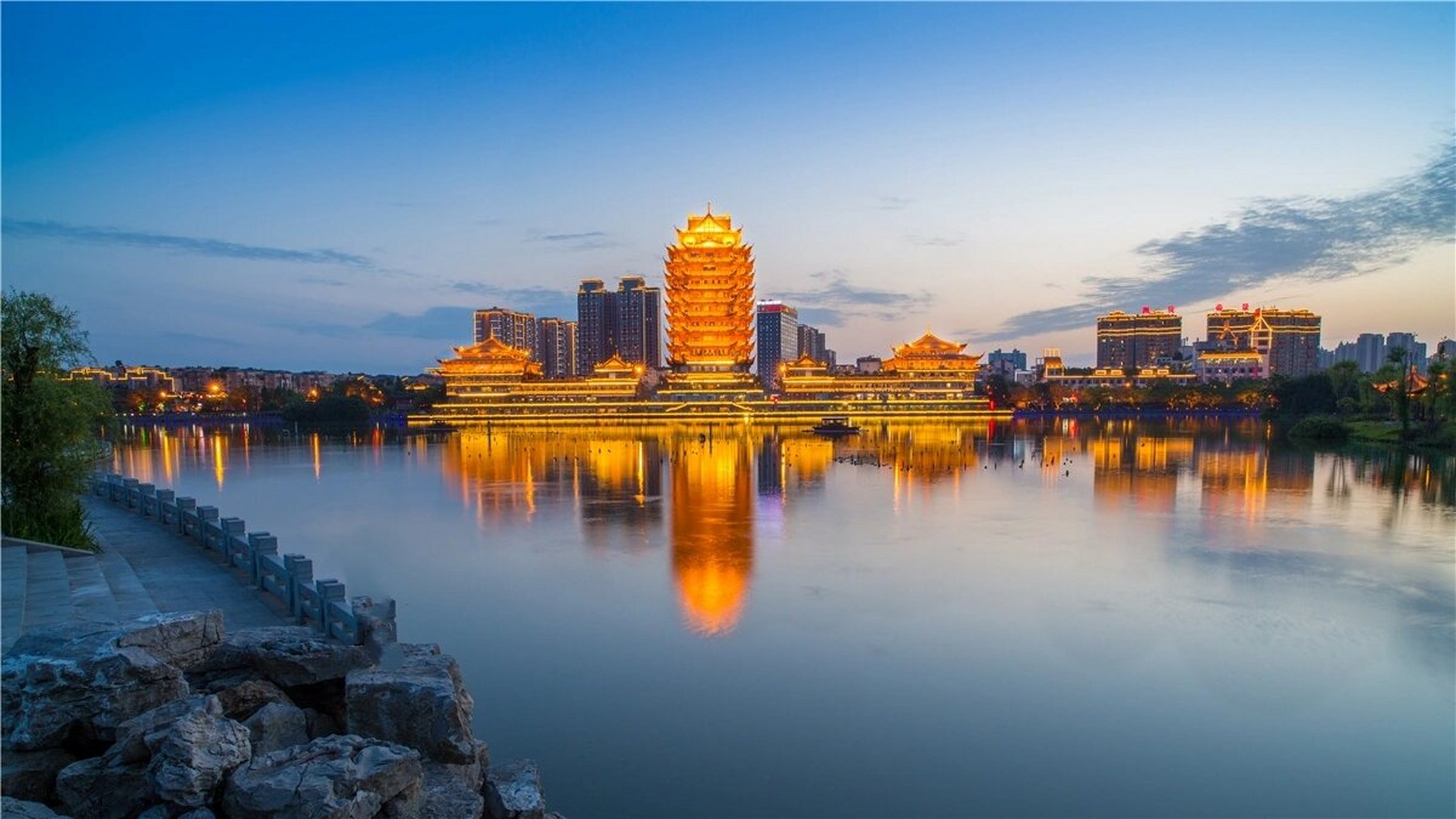 眉山|登临览观之乐,山川风物之美 眉山小众游玩地——远景楼 目前全国