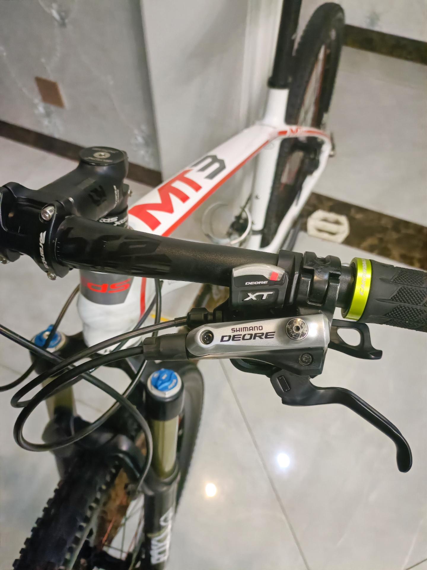 喜德盛碳纤维mt3 新车买的时候1万多 现在没地方放 全部都是原车套件