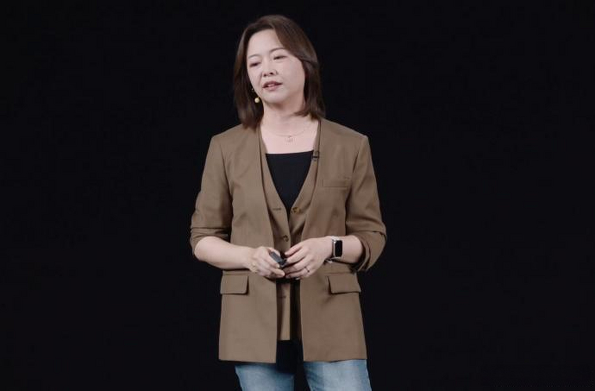 啊 ?许斐讲小米14 ultra,是脱稿的,全程没有提词器的 ?