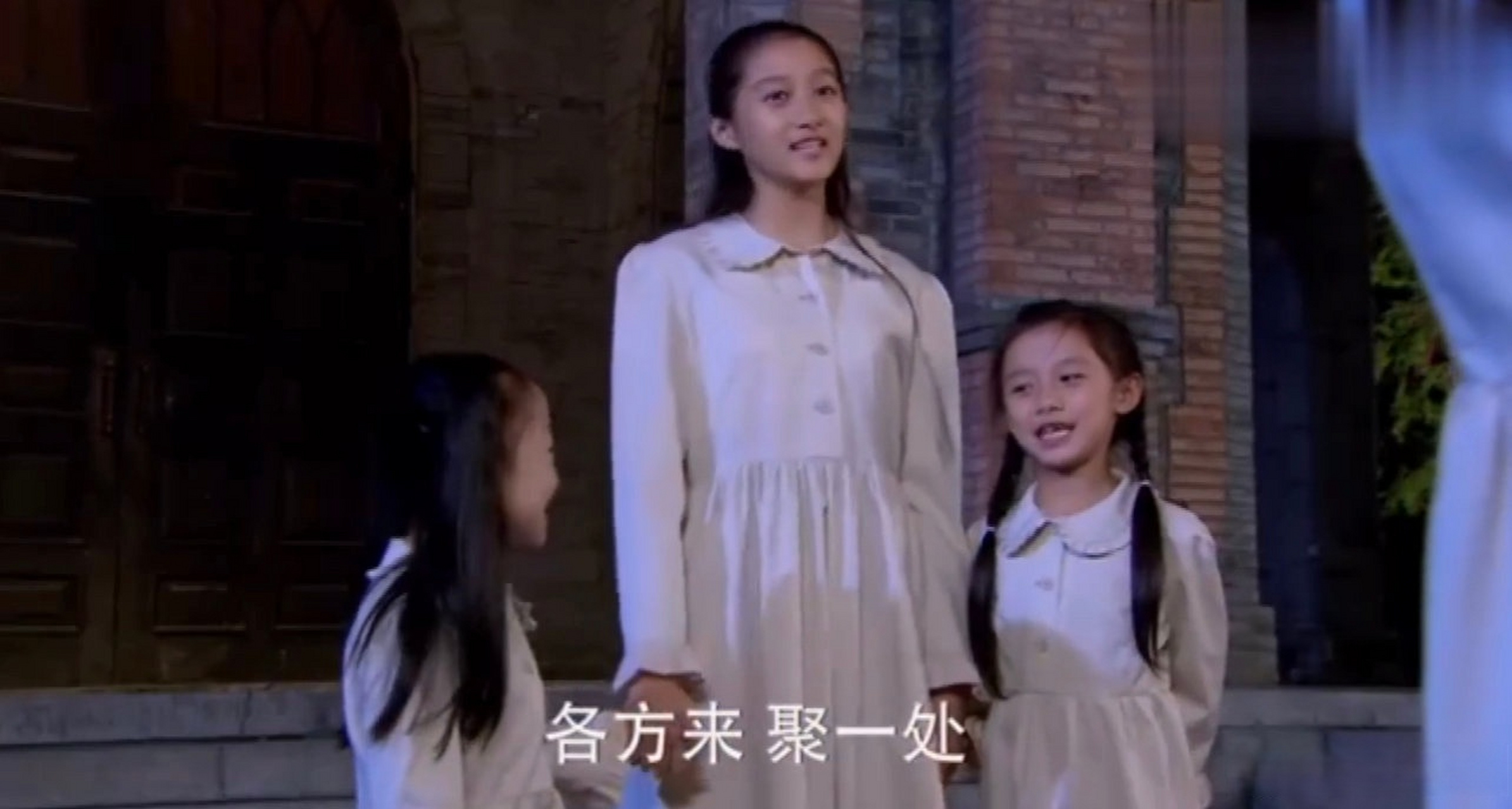 花非花雾非雾里有关晓彤关晓彤演过花非花雾非雾 我竟没发现