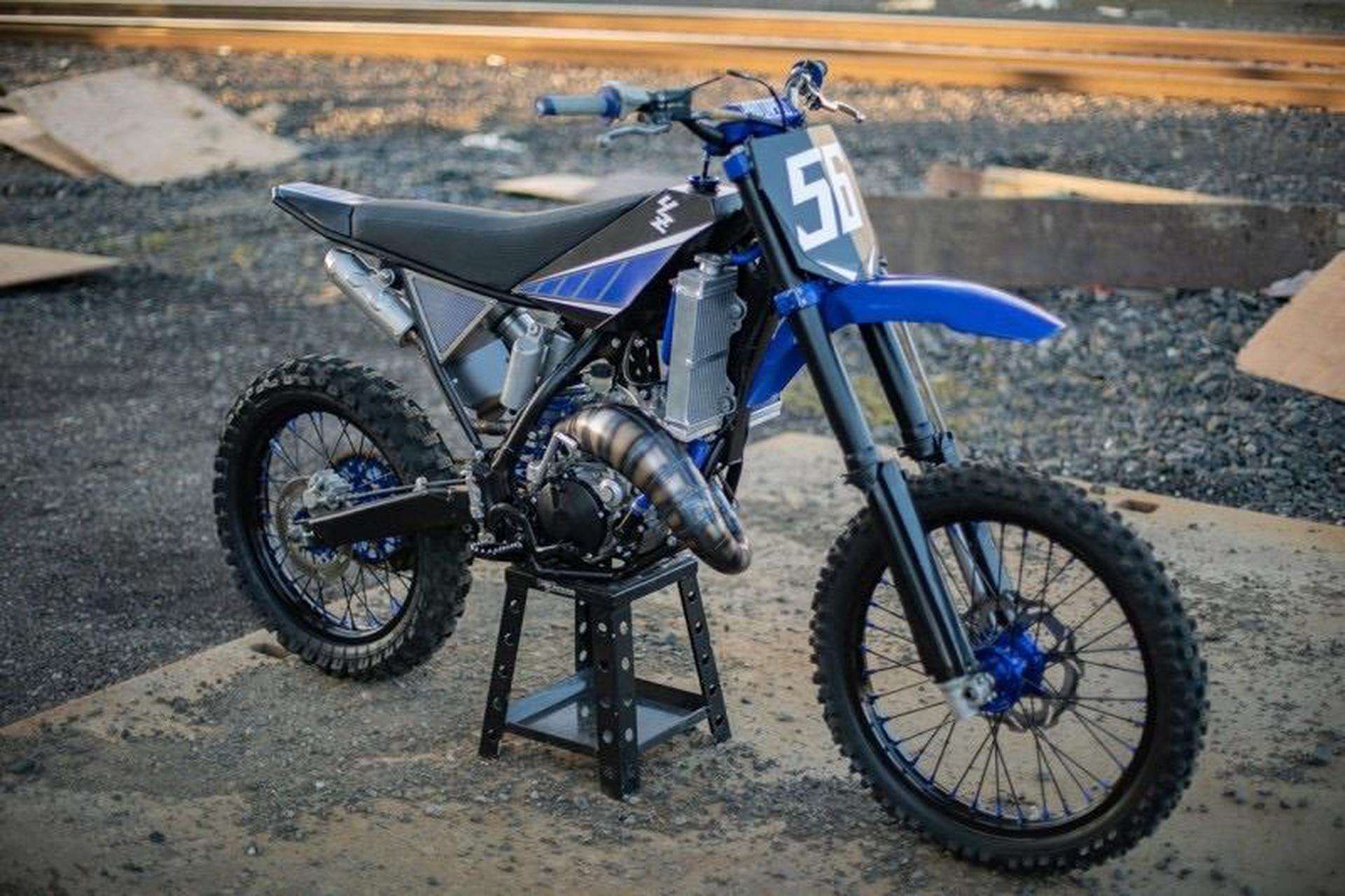 雅马哈 yz125 于 1974 年推出,是世界上所有越野摩托车中生产时间最长