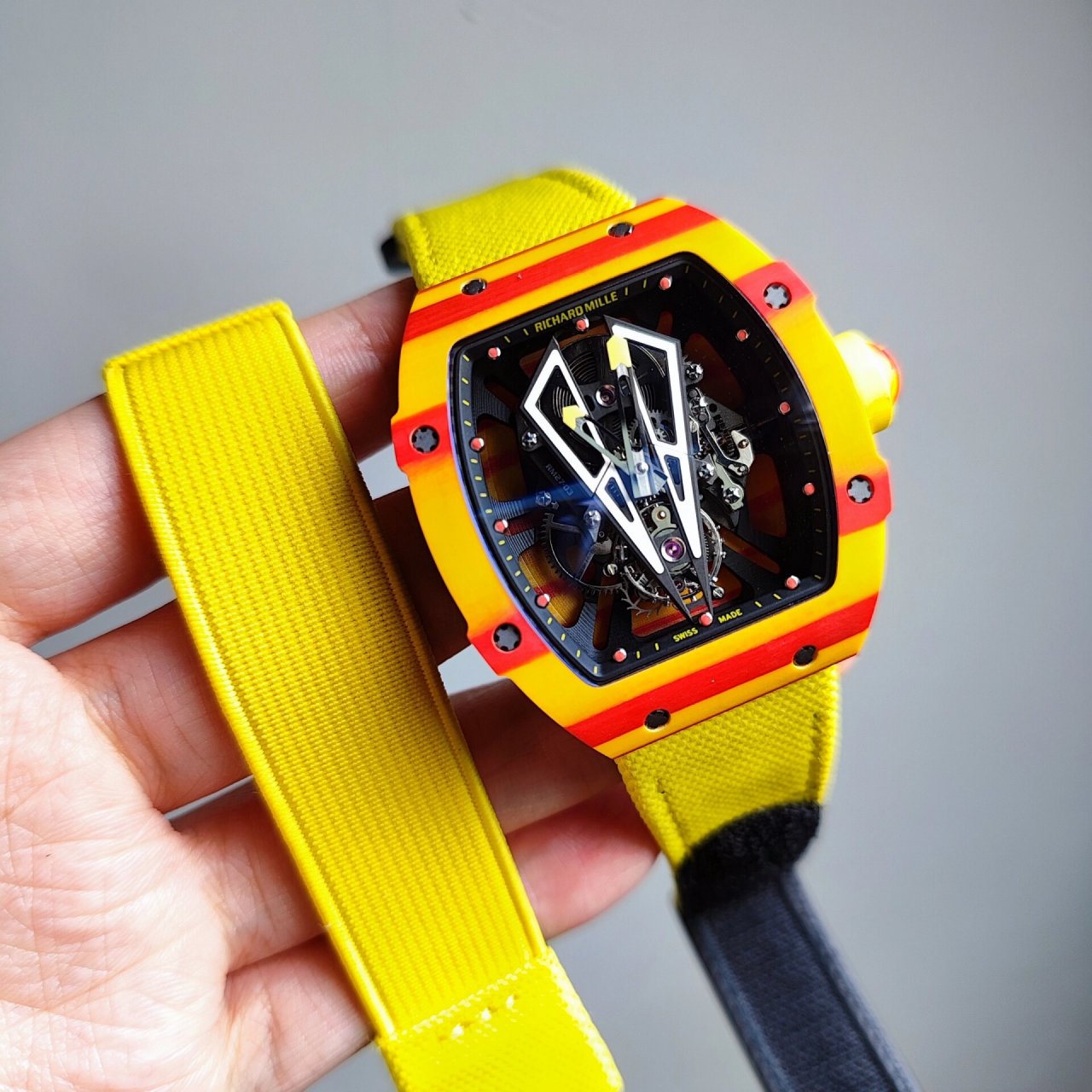 5克rm27-03西班牙公牛 弹力表带很友好 理查德米勒经典的弹力表带是真