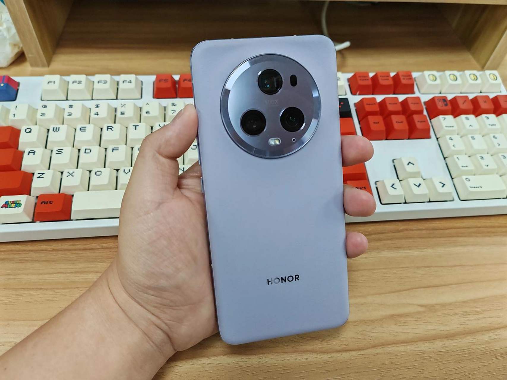 荣耀magic5 pro珊瑚紫配色简直太拿捏人了,要比标准版那个紫色好看