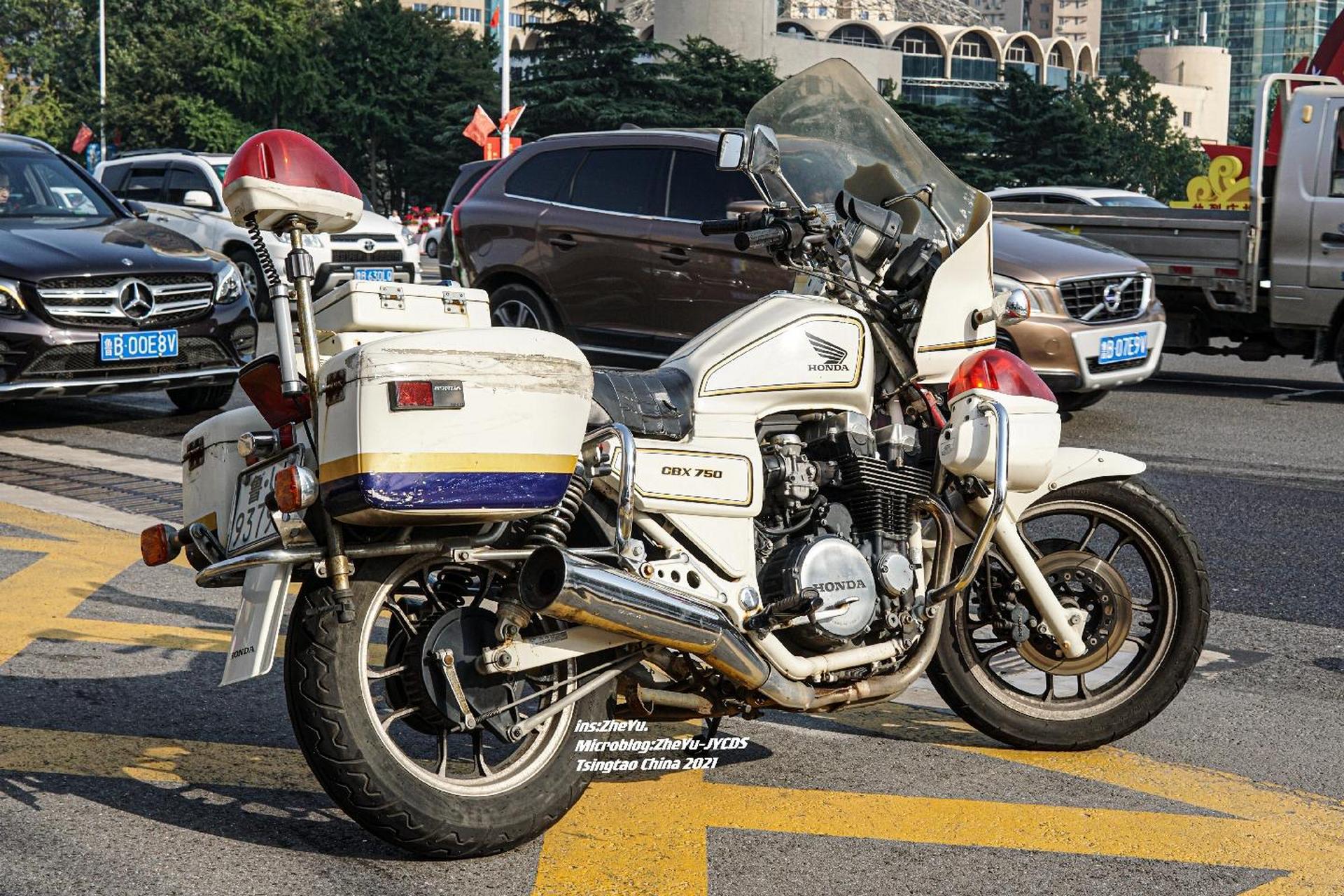 本田cbx750p是本田专为警用车辆打造出来的一款摩托车,此车于94年停产