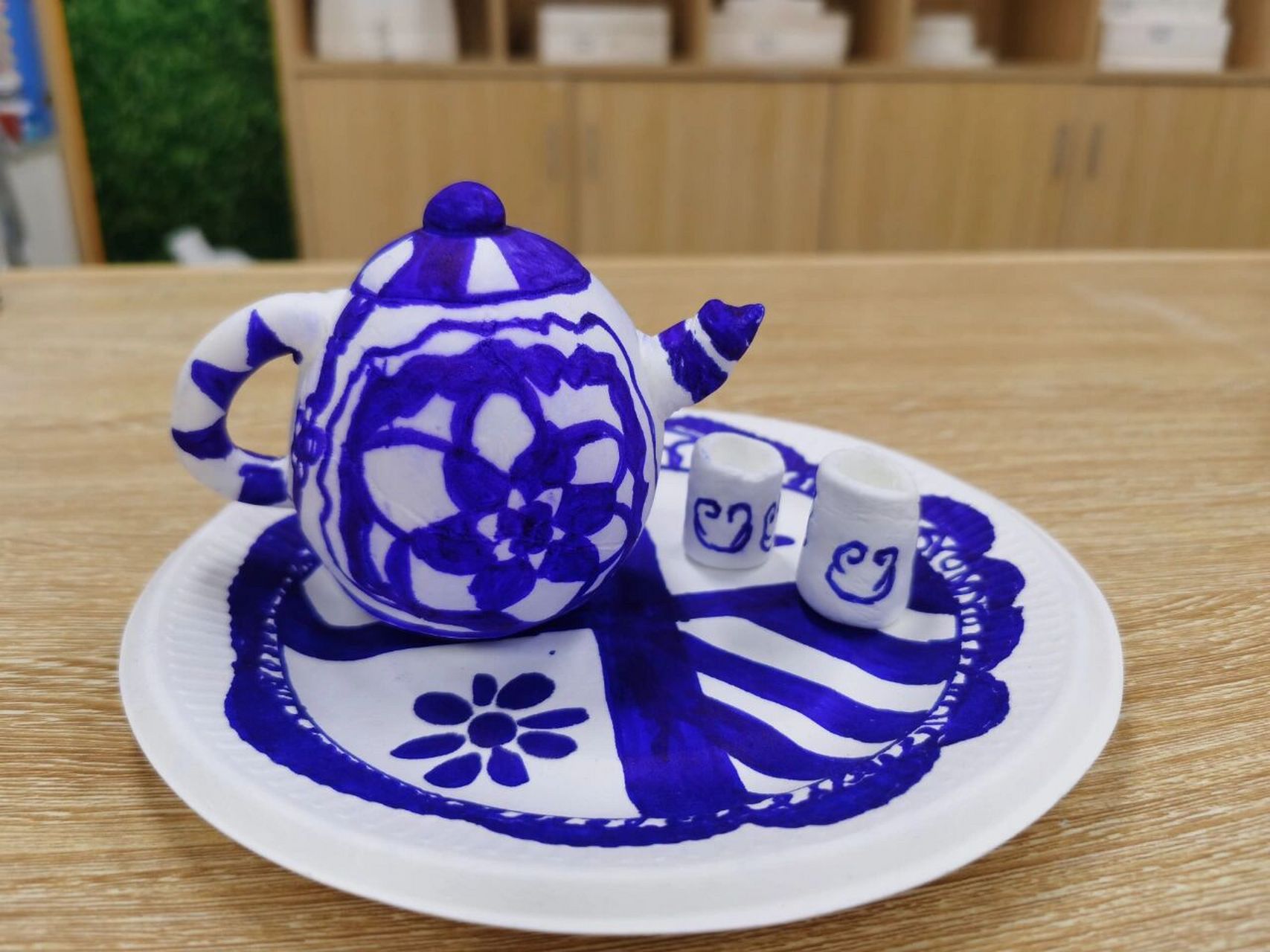 青花茶壶,超轻粘土茶具,儿童画展青花系列 二年级的孩子们用超轻粘土