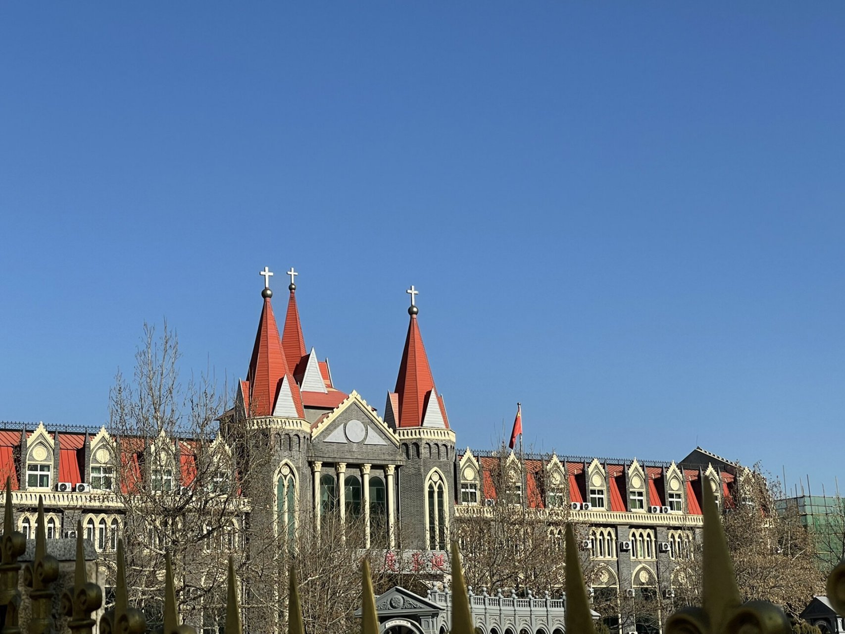 张庄天主教堂|百年前的老建筑 河北省献县张庄天主教堂,历史久远,建筑