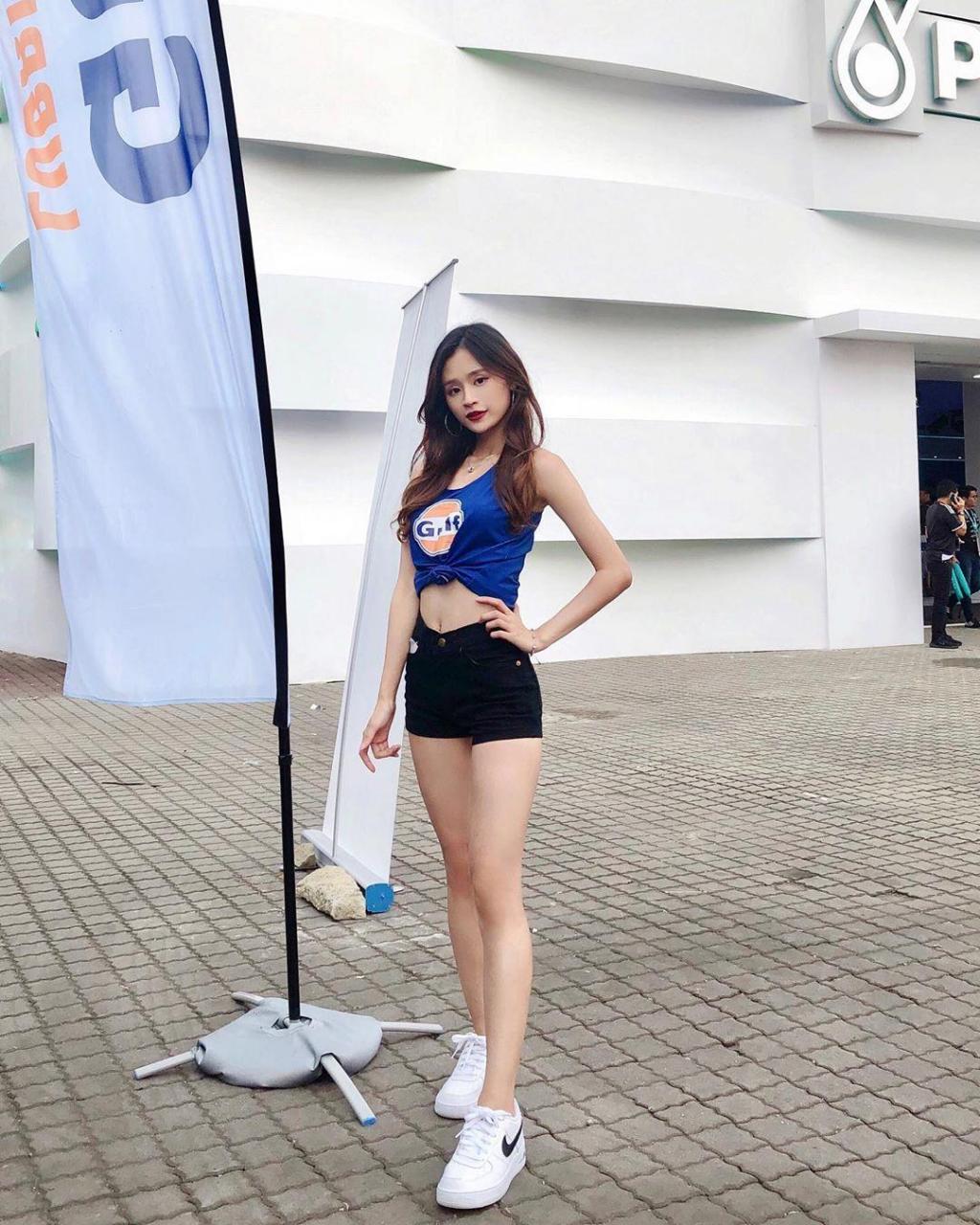 马来西亚美女网红natalie生活照,展现了清纯而不失性感.