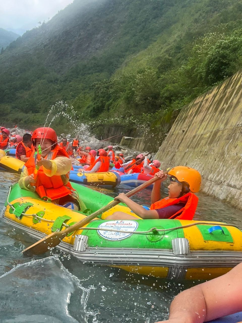 对比了很多家漂流后最终选择了绵阳安州区的千佛山漂流