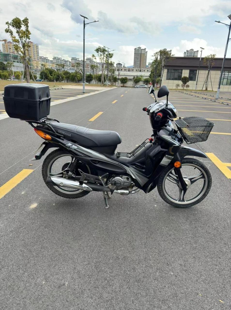 17年4月上牌建设雅马哈灵颖110,一手户,行驶13800多公里,加装尾箱,车