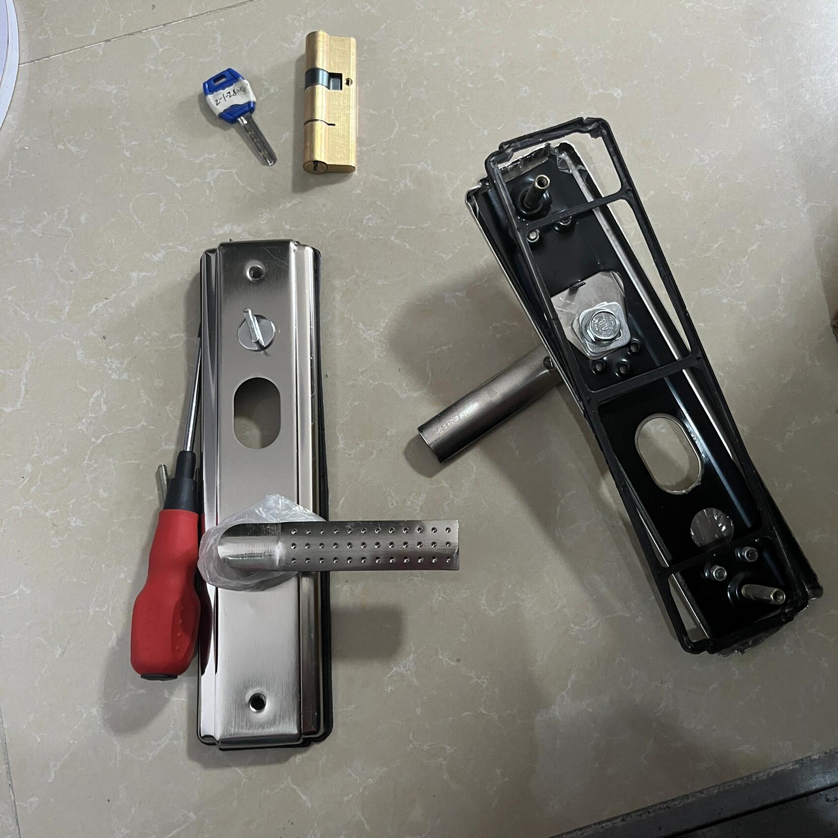 纪念下自己成功换锁芯