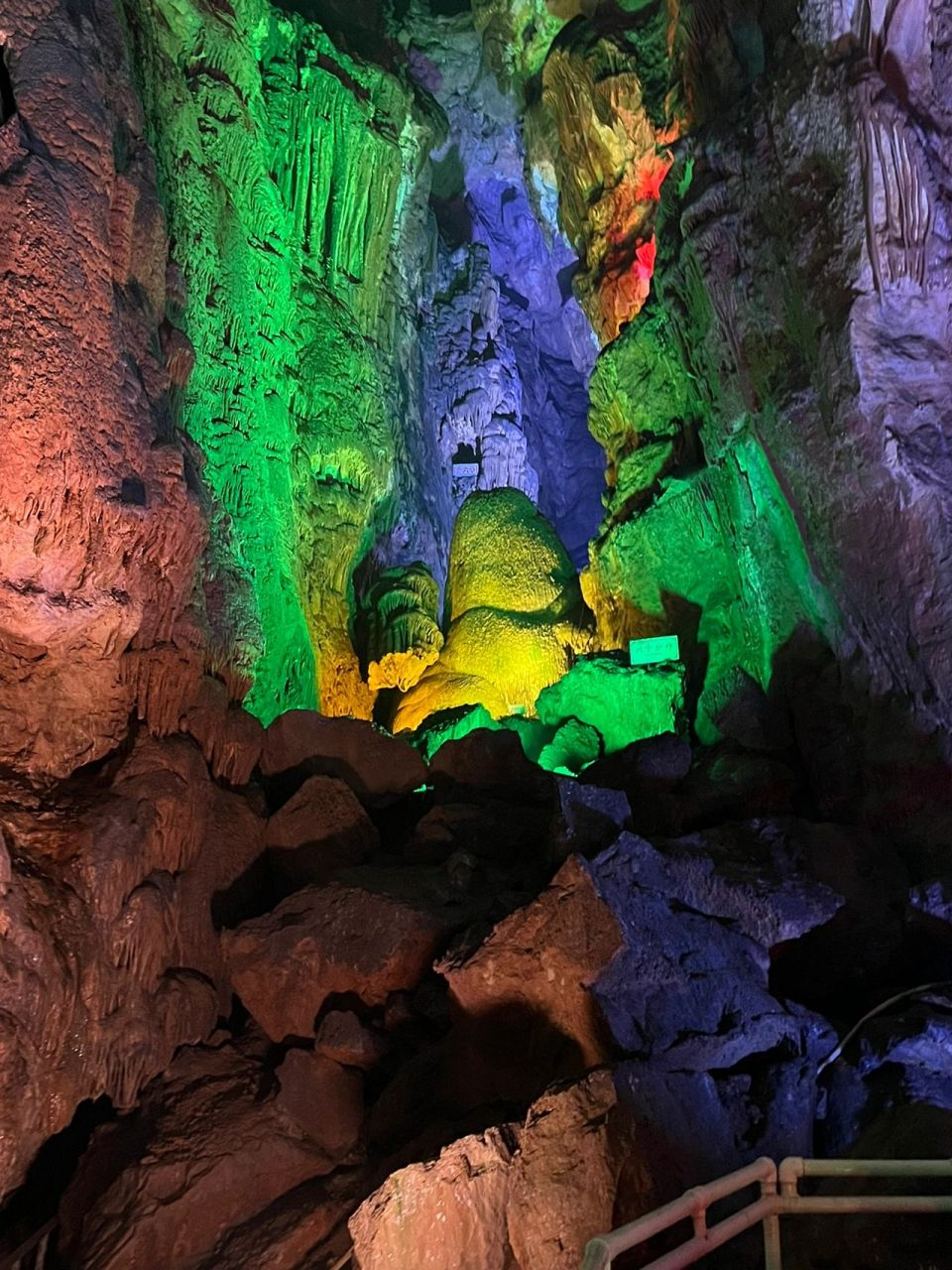 淄博开元溶洞-山东第一洞 📷开元溶洞是因洞内有唐朝开元年间的摩崖