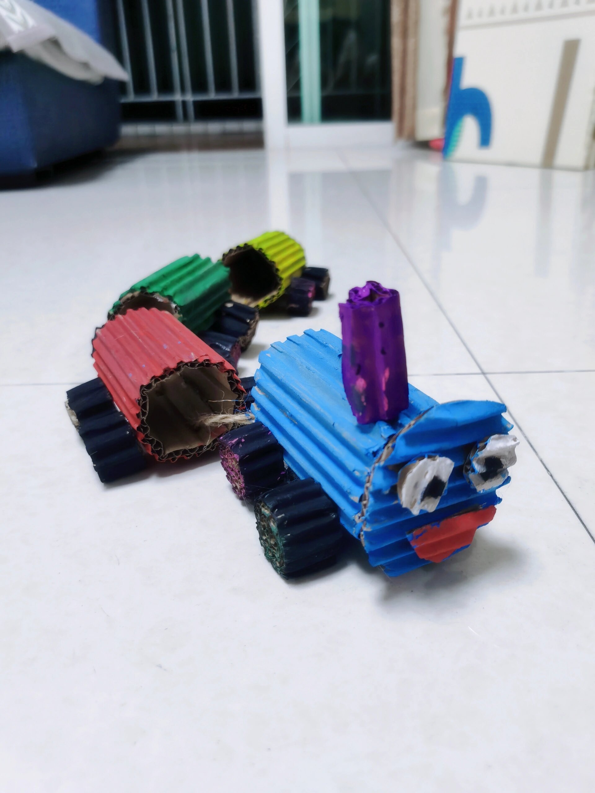 diy小火车～废物利用纸箱 幼儿园作业,关于老母亲没有及时留意群信息