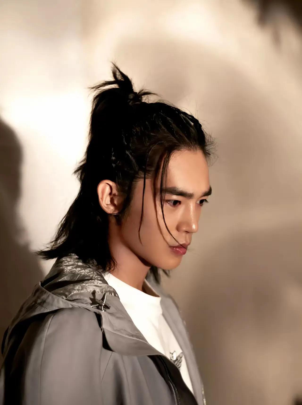 于适是内娱最合适长发的男星! 看了长发的于适,瞬间入坑!