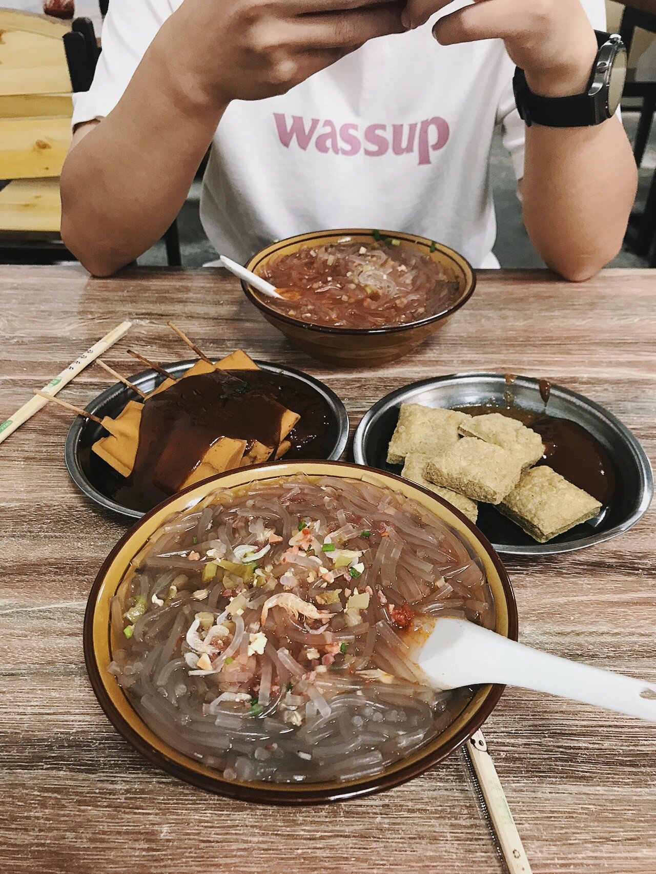 桐乡特色小吃 | 30年老店 金兰丝粉汤 这家丝粉汤,在一个小弄堂里