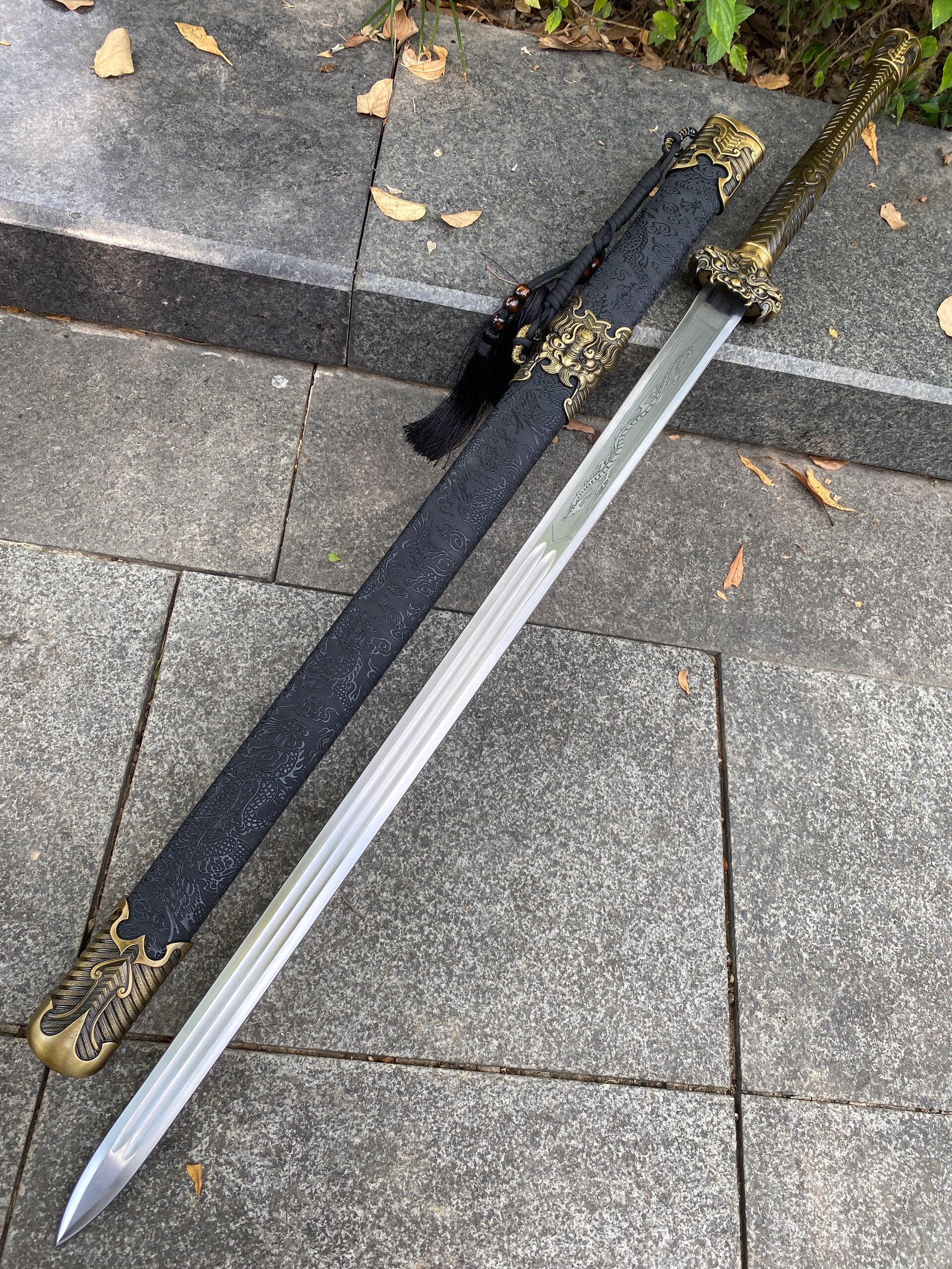 剑,百兵之君,霸气十足刚柔并济性能强悍