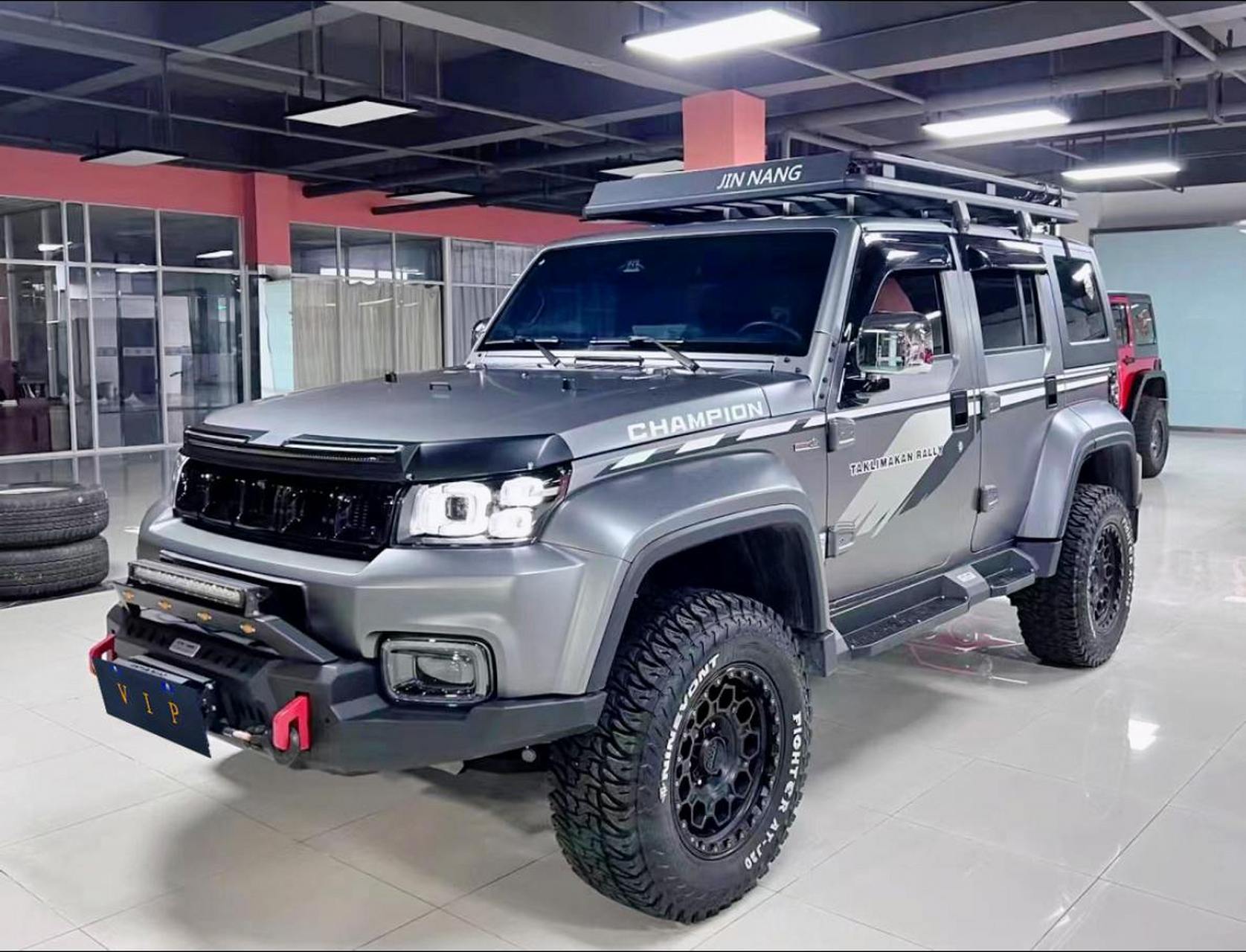 68万.北京bj40 2021款 2.0t 自动四驱环塔冠军版 表显里程:3.