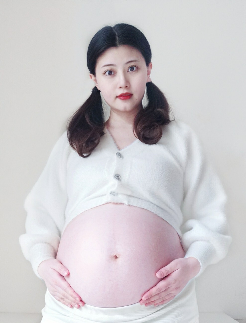 孕晚期,这肚子为啥又大又圆,又白又光滑~ 我孕36周啦,还有刚好一个月