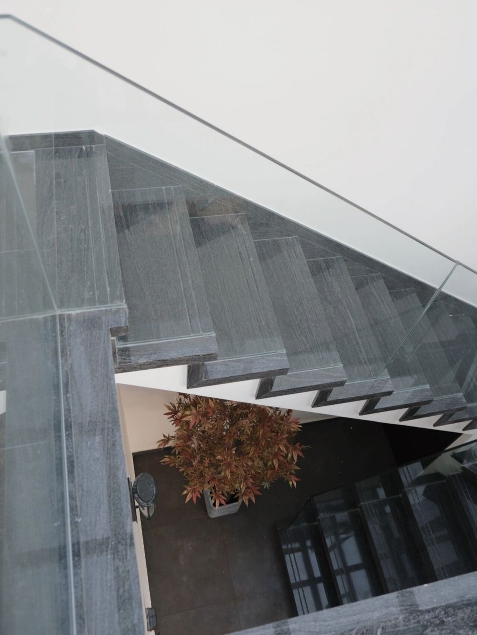 顶楼露台楼梯.通往离星星更近一步的地方!