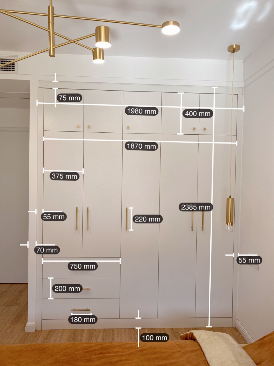 你们要的衣柜尺寸图来啦 图纸上不太清楚,所以直接给大家标在图片中啦