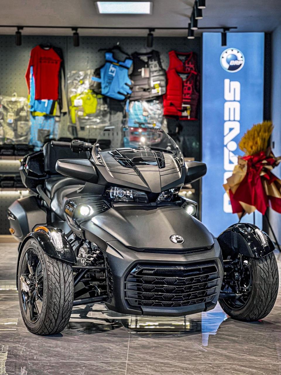 庞巴迪 spyder f3 经典版.