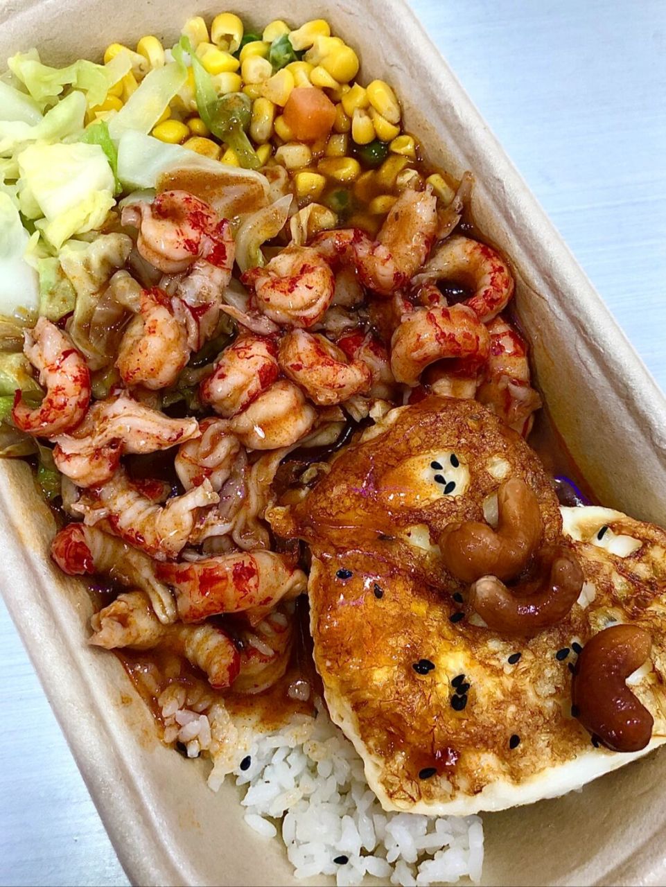 这个小龙虾饭属实好吃 肉眼可见的虾肉满满 那个汤汁和饭一拌 简直了