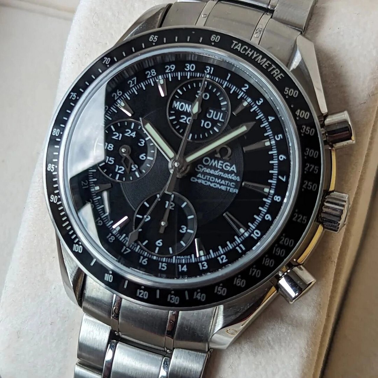 老款超霸|欧米茄中古超霸 表圈以及表盘均是黑色 非