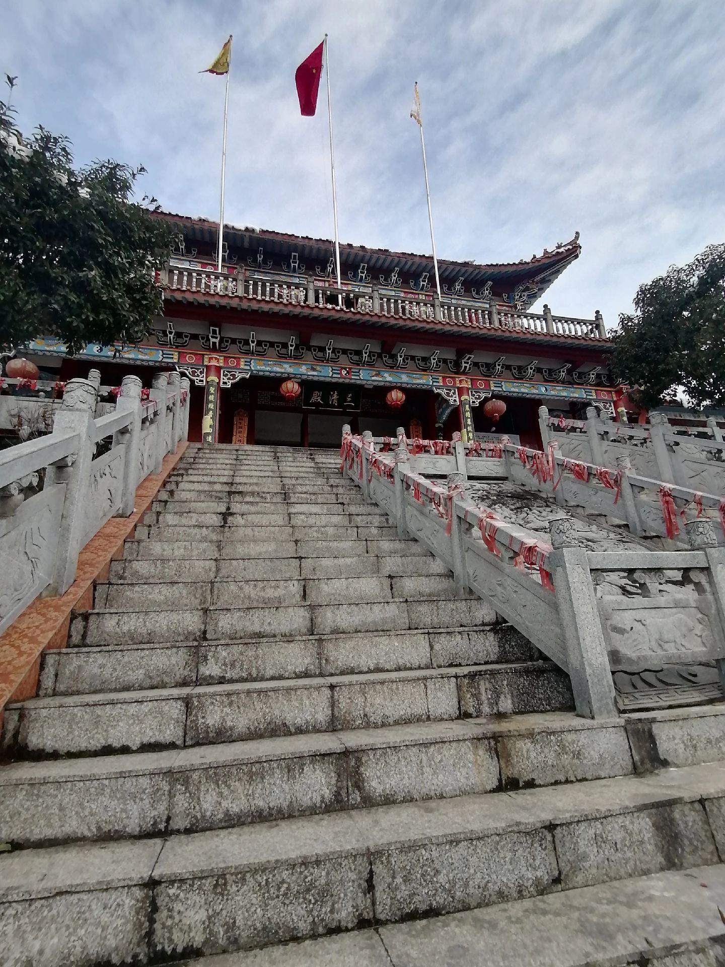 种种过去不曾接触过的震碎三观的事借助网络显现