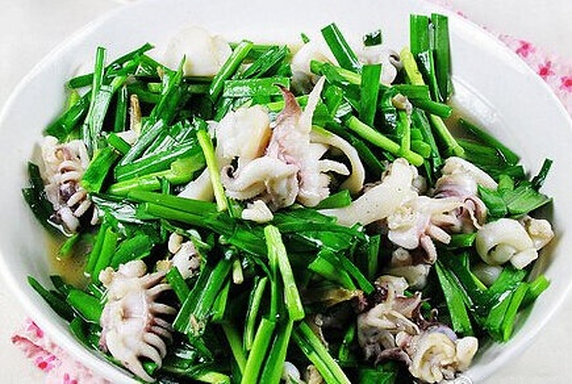 【墨鱼仔炒韭菜】1.
