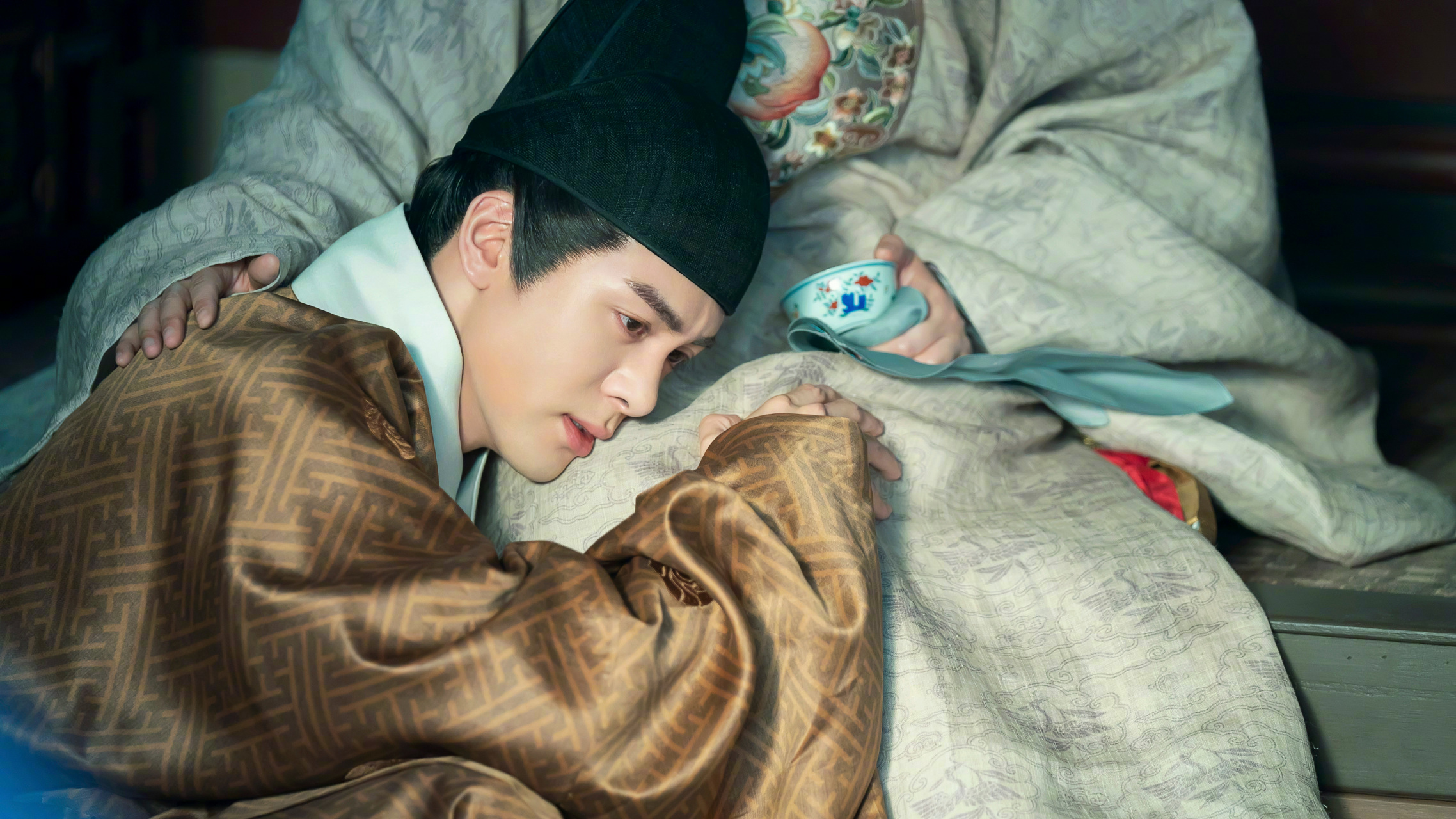 李晟 饰演的纪氏隐忍求全. @赵晴ht 饰演的珍妃玲珑乖巧.