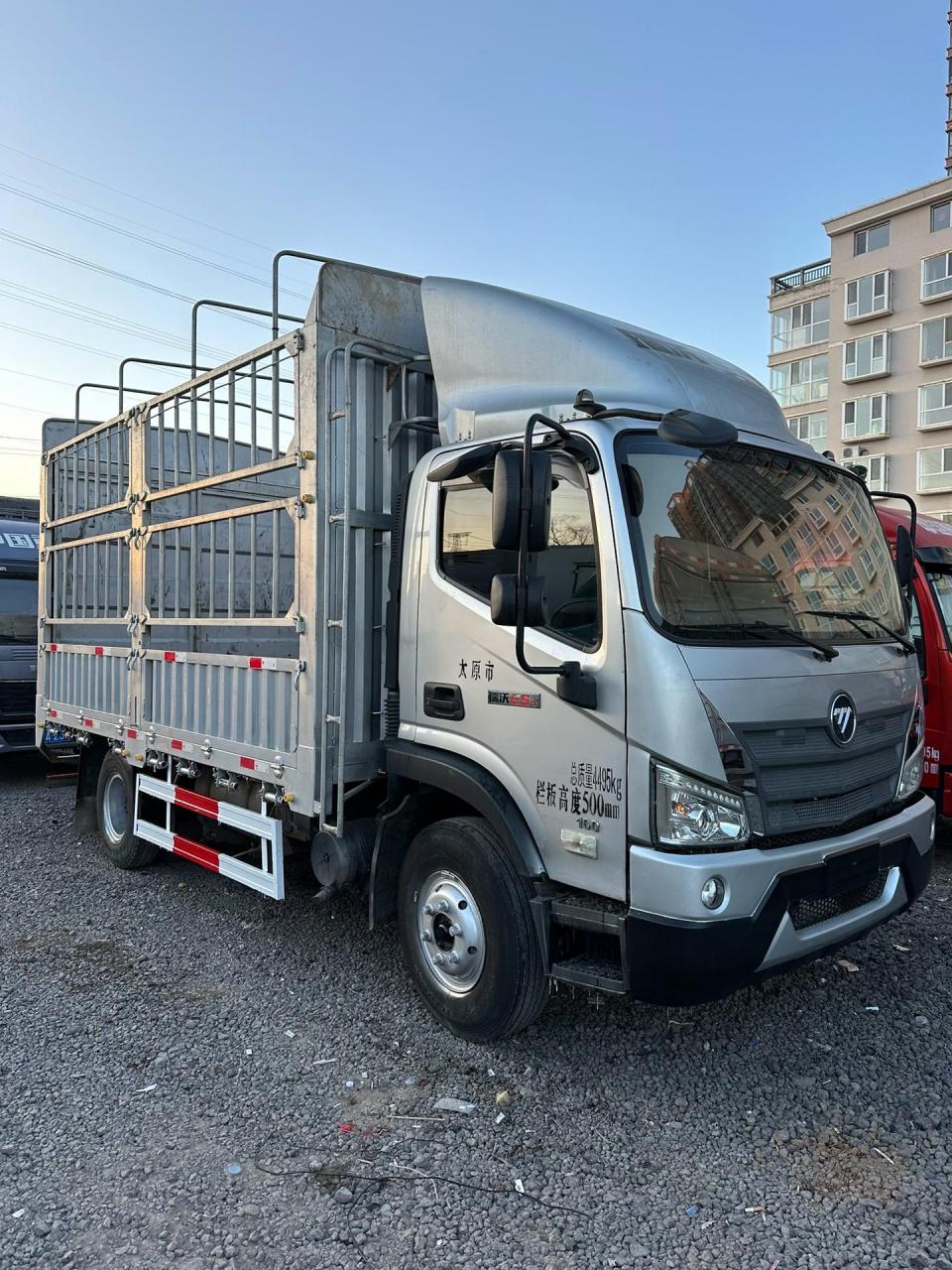 新到19年瑞沃es3高栏,825轮胎,法士特8档,内径2米45宽,玉柴160马力