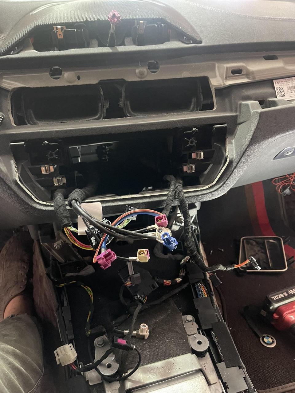 质保期内开空调有异味,空调不凉直接索赔蒸发箱.不要拖!