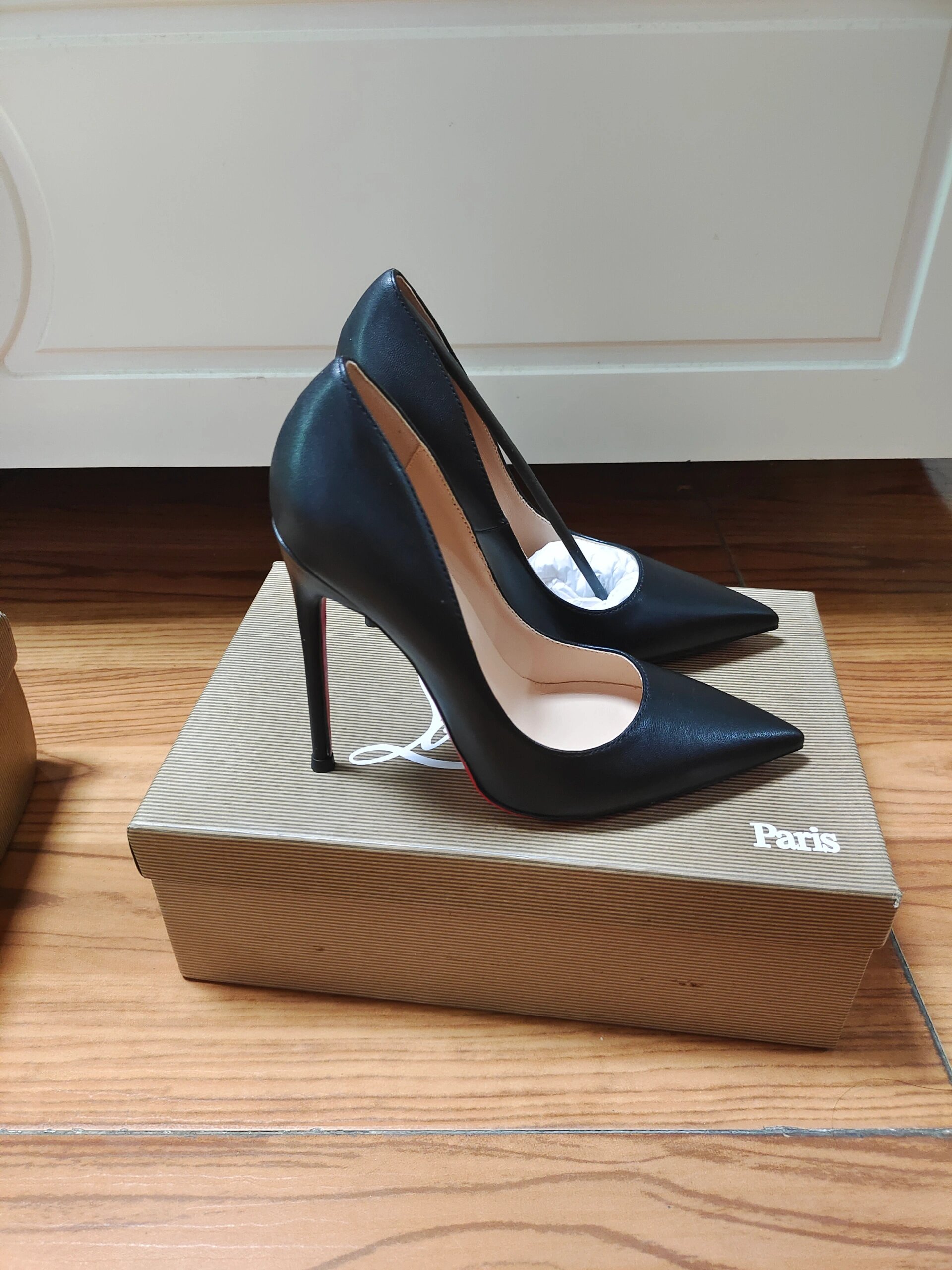 36码cl浅黑色红底高跟鞋跟高12cm