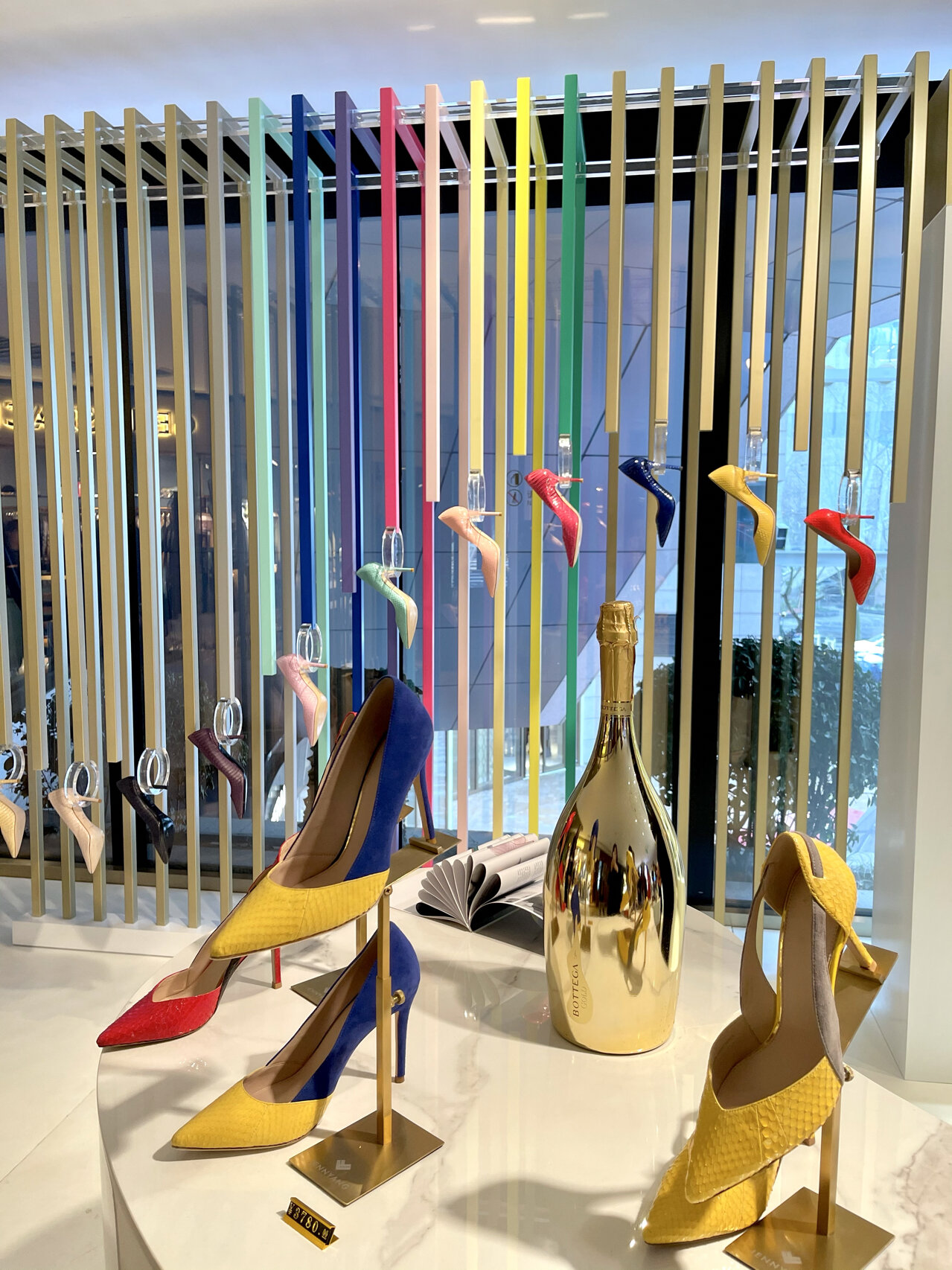 能轻松驾驭各种场合的高跟鞋,你一定 ootd之"偏爱高奢,偏爱jennyang"