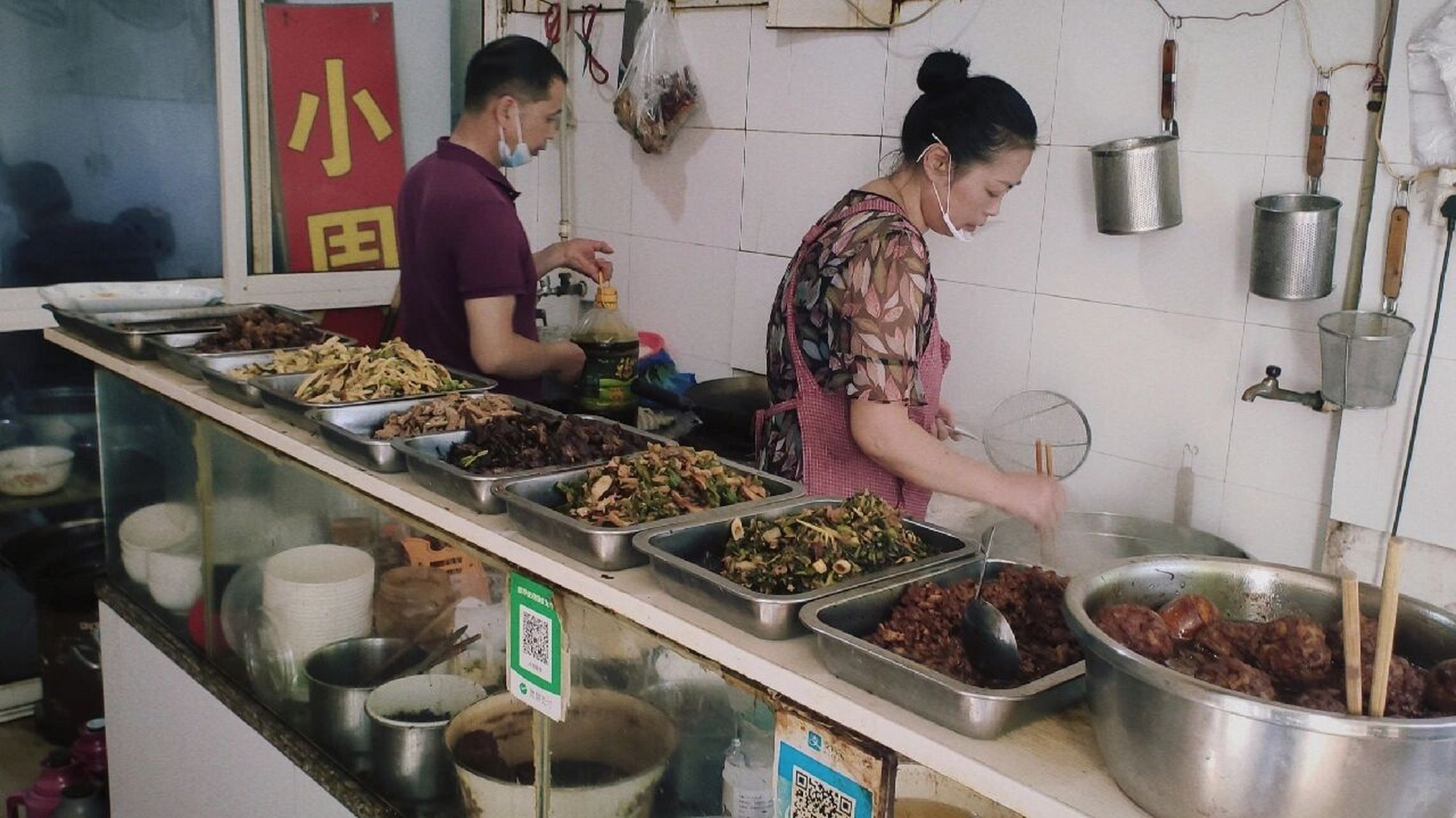 吃遍长兴干挑面之小周面馆 73这家小周面馆在城北路金宇花园大门口