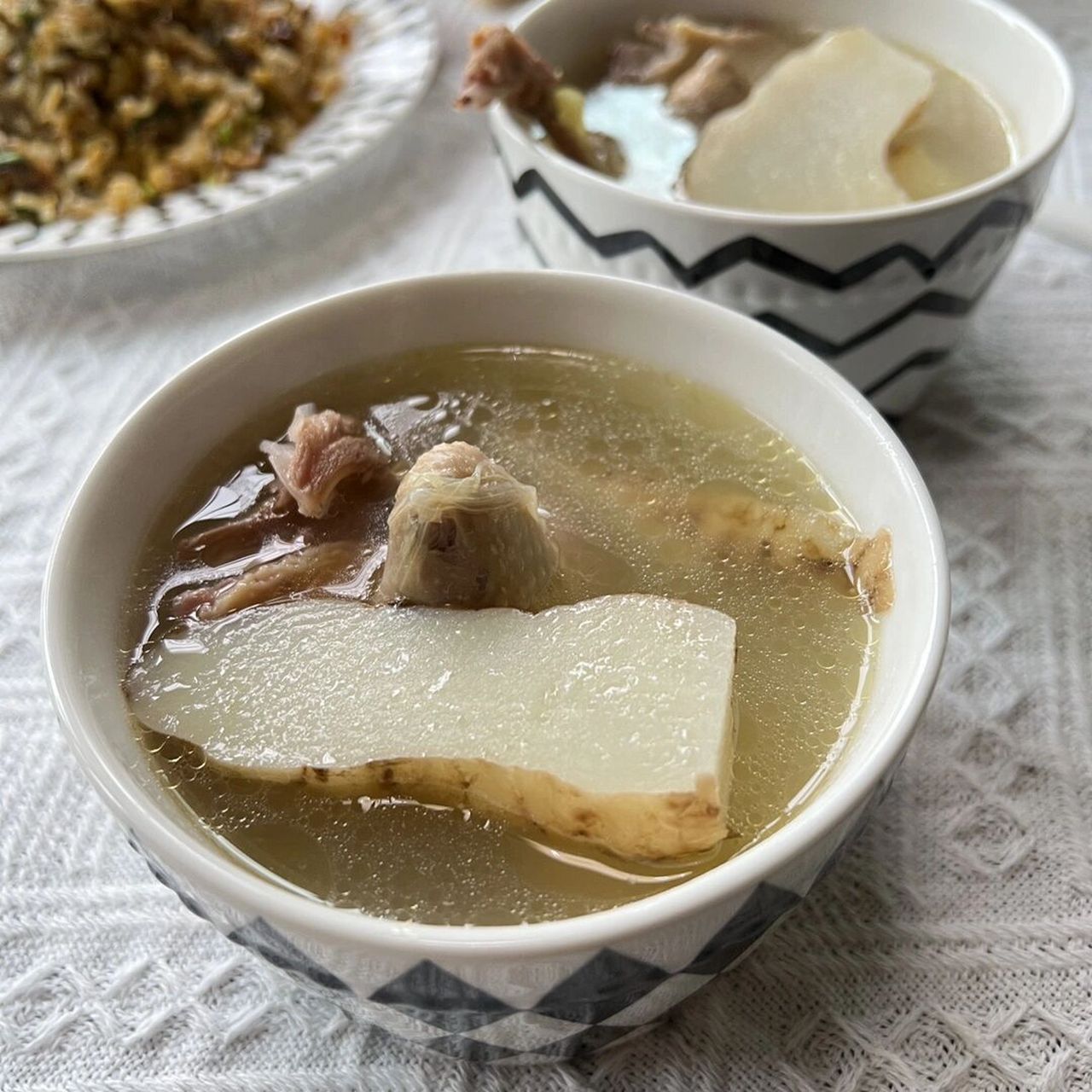 吃对时节——秋季滋补【鲜天麻鸽子汤】 在对的季节,吃对的食物 .